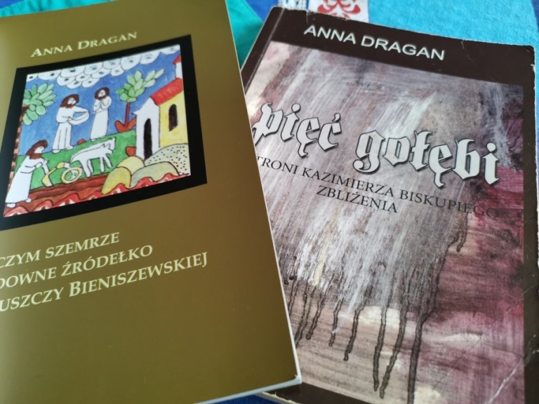 Szpula Anny Dragan. Jak rozplątać te nici?