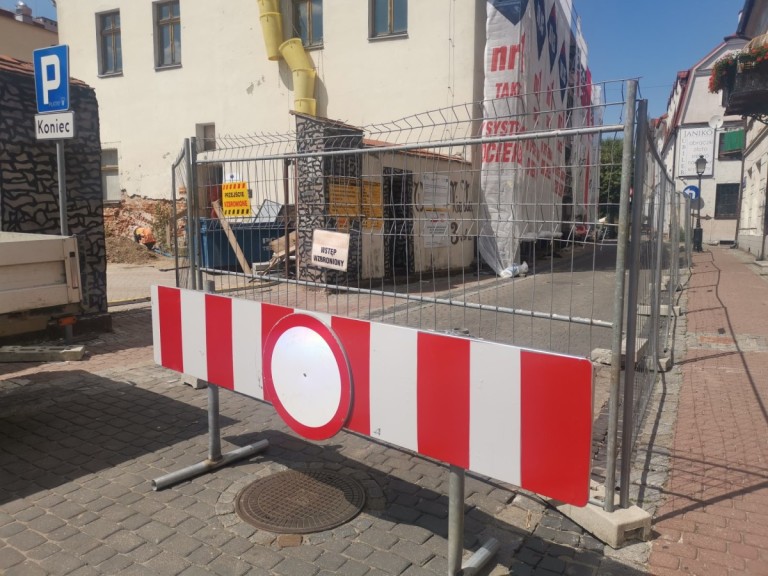 „Chcecie nas dorżnąć to róbcie tak dalej”. Małe biznesy cierpią przez remont