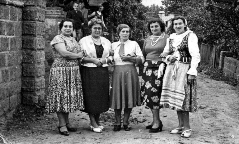 W 1982 roku parkiet do nowego mieszkania kupowali za Poznaniem, a lakier w NRD