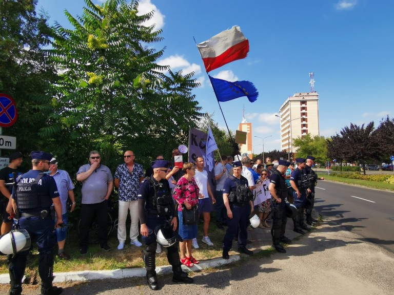 Jarosław Kaczyński w Koninie. Zobaczcie jak „powitano” prezesa!