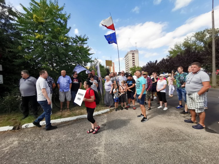Jarosław Kaczyński w Koninie. Zobaczcie jak „powitano” prezesa!