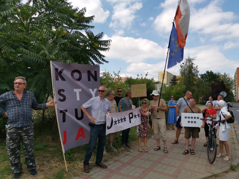 Jarosław Kaczyński w Koninie. Zobaczcie jak „powitano” prezesa!