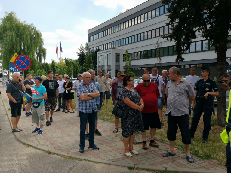 Jarosław Kaczyński w Koninie. Zobaczcie jak „powitano” prezesa!