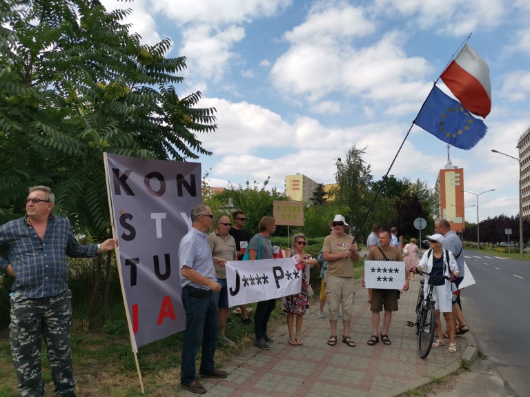 Jarosław Kaczyński w Koninie. Zobaczcie jak „powitano” prezesa!