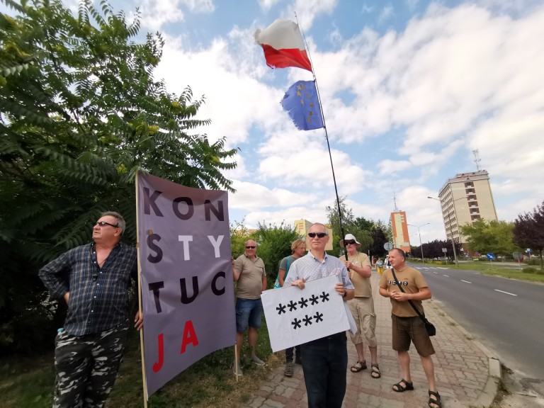 Jarosław Kaczyński w Koninie. Zobaczcie jak „powitano” prezesa!