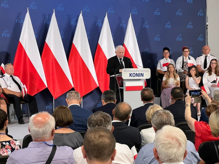 Jarosław Kaczyński w Koninie. Zobaczcie jak „powitano” prezesa!