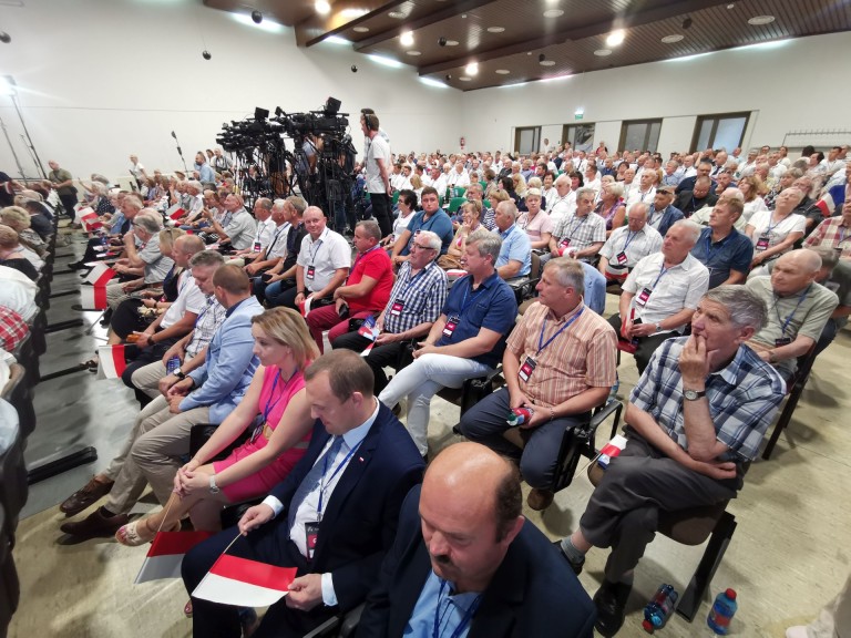 Jarosław Kaczyński w Koninie. Zobaczcie jak „powitano” prezesa!