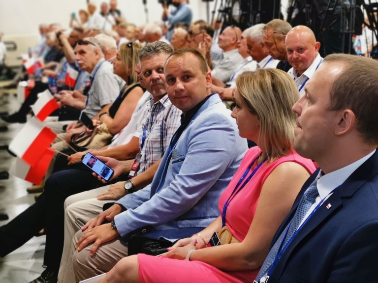 Jarosław Kaczyński w Koninie. Zobaczcie jak „powitano” prezesa!