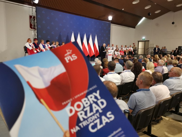 Jarosław Kaczyński w Koninie. Zobaczcie jak „powitano” prezesa!