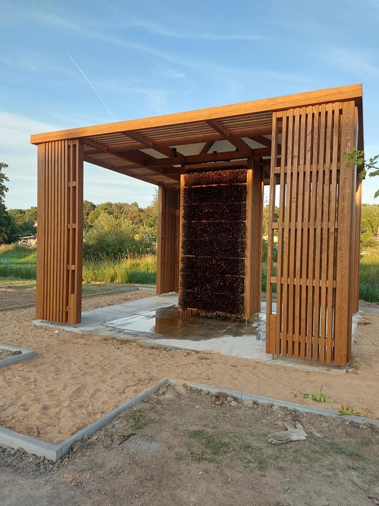 Słupca. Za szczepienia otrzymali tężnię. Kosztowała 150 tys. zł