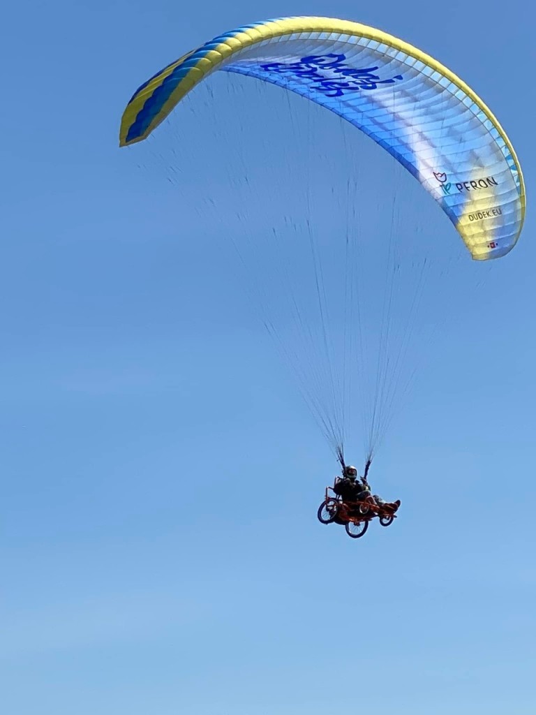 Wózek do latania! Skonstruowany specjalnie dla nich