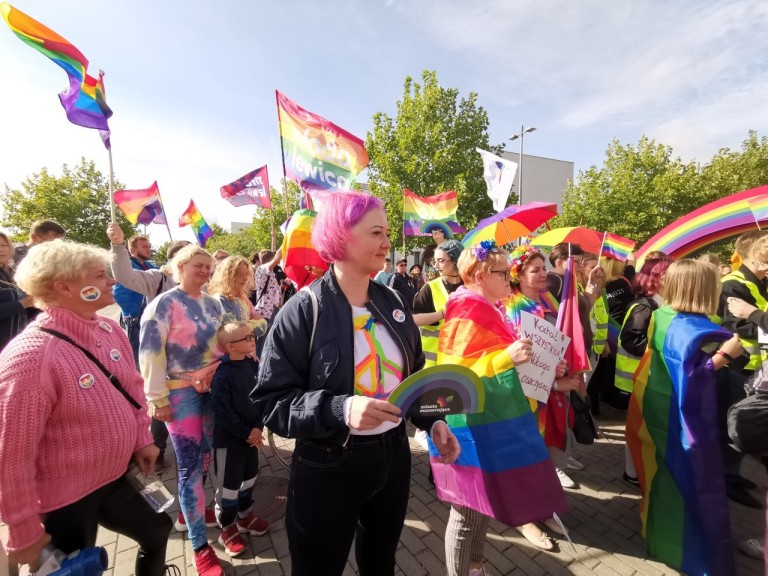 Pod tęczą w Koninie. Zobaczcie ten kolorowy marsz przez miasto