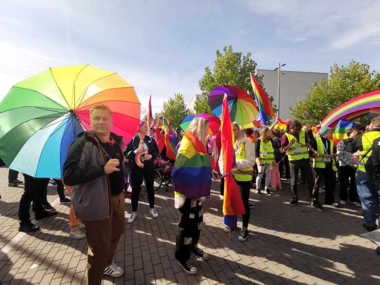 Pod tęczą w Koninie. Zobaczcie ten kolorowy marsz przez miasto
