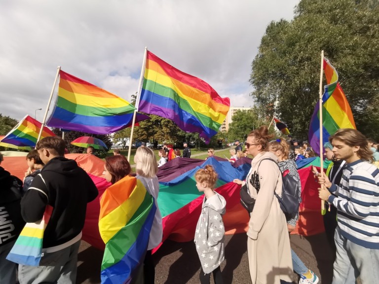 Pod tęczą w Koninie. Zobaczcie ten kolorowy marsz przez miasto