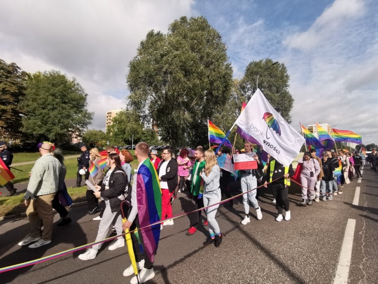 Pod tęczą w Koninie. Zobaczcie ten kolorowy marsz przez miasto