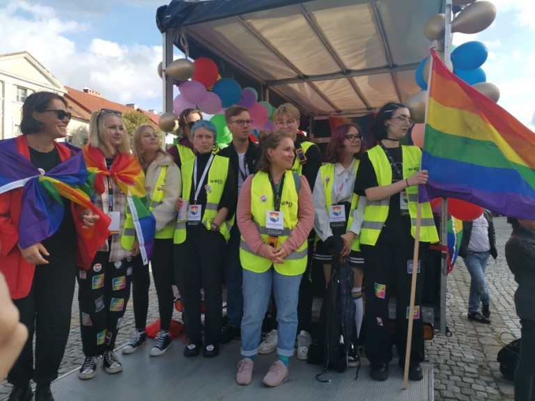 Pod tęczą w Koninie. Zobaczcie ten kolorowy marsz przez miasto