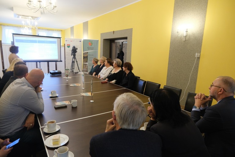 Minister doceniła pracę samorządu na rzecz mieszkańców