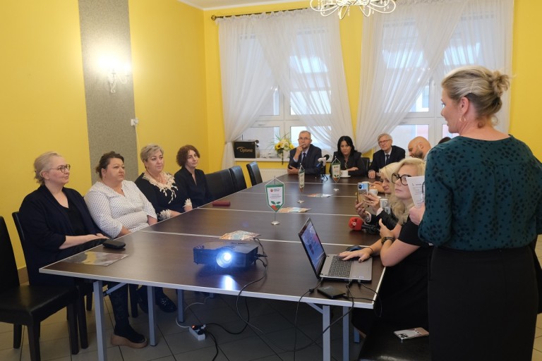 Minister doceniła pracę samorządu na rzecz mieszkańców