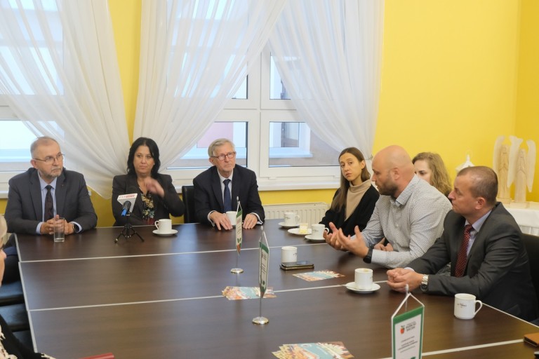 Minister doceniła pracę samorządu na rzecz mieszkańców