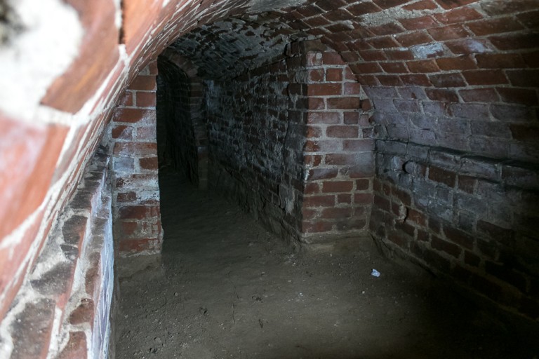 Kazimierskie krypty odkrywają swoje tajemnice. Ruszyły dalsze prace