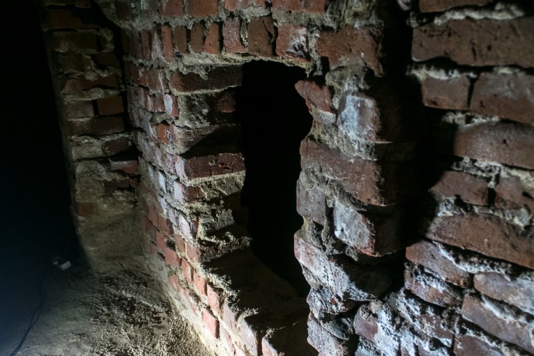 Kazimierskie krypty odkrywają swoje tajemnice. Ruszyły dalsze prace