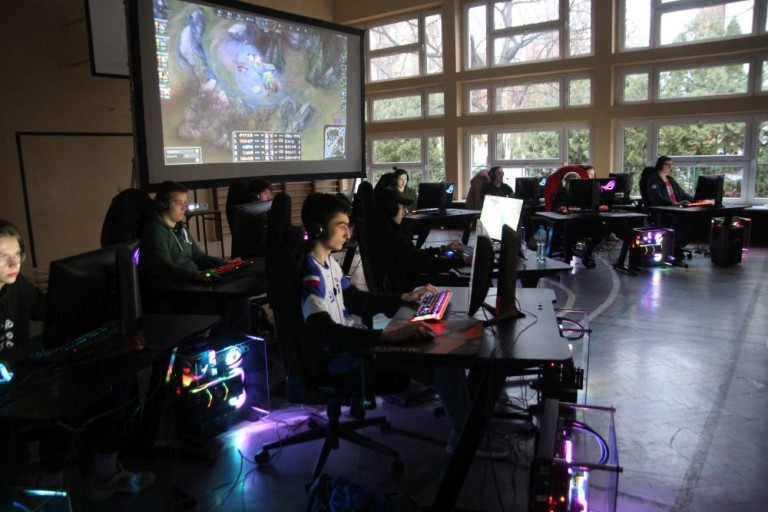 Mistrzostwa e-sportowe Konin 2022 za nami. Kopernik najlepszy