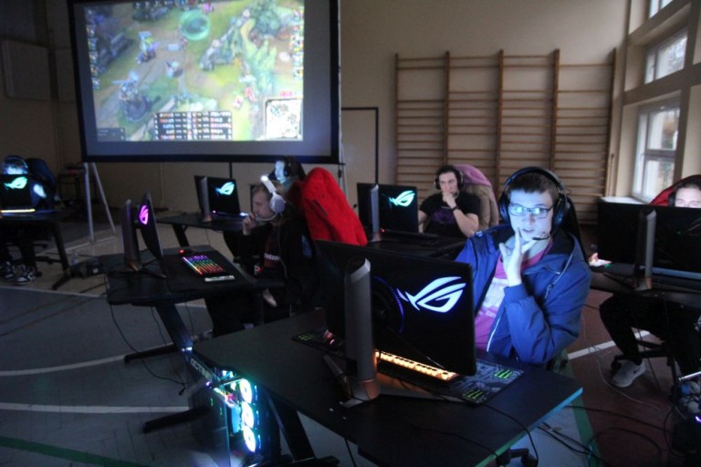 Mistrzostwa e-sportowe Konin 2022 za nami. Kopernik najlepszy