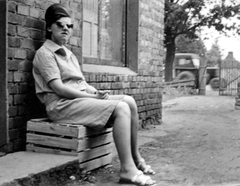 Mieszkali naprzeciwko dworca w Koninie, a ich kiosk stał na... środku ronda