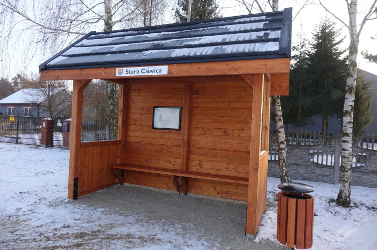 Nowe wiaty przystankowe. Poprzednie zniszczył orkan Dudley