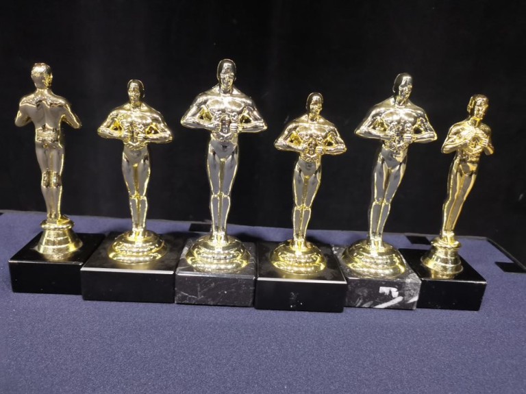 Ruszyli do poloneza jak Zosia i Podkomorzy. Studniówka I LO