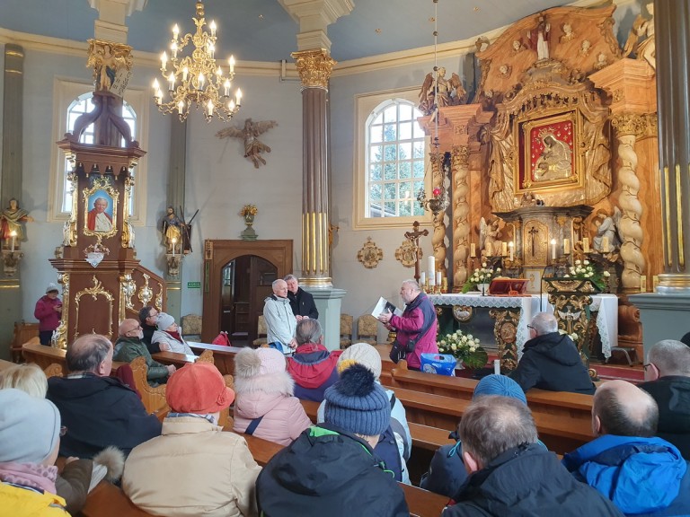 Wyszyna przywitała turystów z Konina. Na Spacerze Walentynkowym