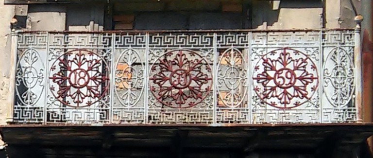 Kamienica Essowej miała jeszcze dwóch właścicieli i 48... ubikacji