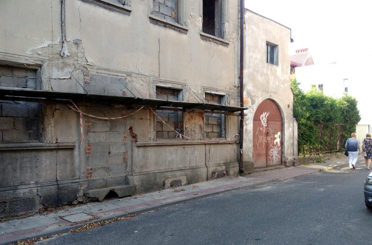 Kamienica Essowej miała jeszcze dwóch właścicieli i 48... ubikacji