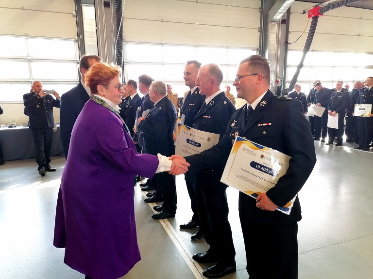 Podniesienie standardu strażnic. Promesy dla OSP Kawnice i Myślibórz