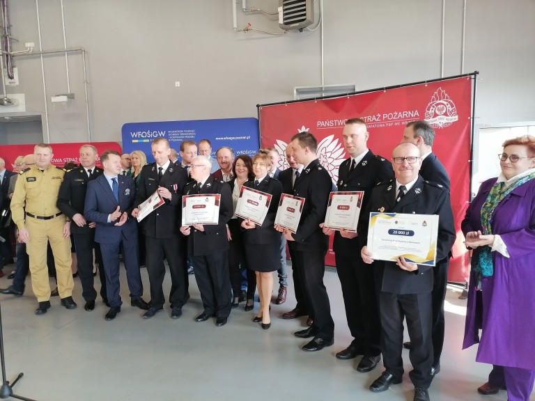 Podniesienie standardu strażnic. Promesy dla OSP Kawnice i Myślibórz