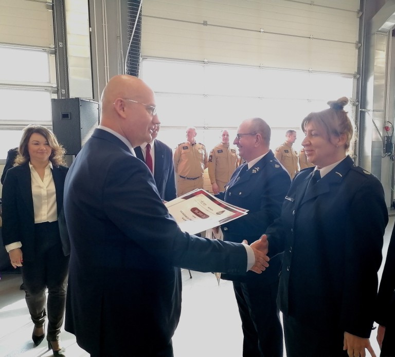 Podniesienie standardu strażnic. Promesy dla OSP Kawnice i Myślibórz