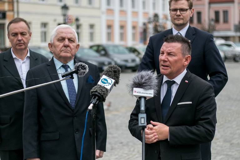 Solidarna Polska: „Pamięć o największym Polaku ostatnich lat jest szkalowana”