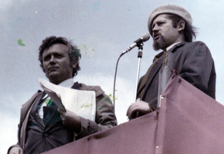 Majowy pochód w śniegowej brei i po wybuchu w Czarnobylu