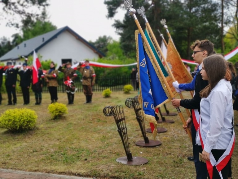 „Naszym obowiązkiem jest pamiętać”. Uroczystości ze 160 metrową flagą