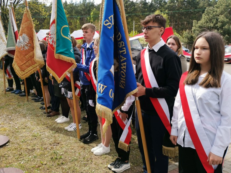 „Naszym obowiązkiem jest pamiętać”. Uroczystości ze 160 metrową flagą