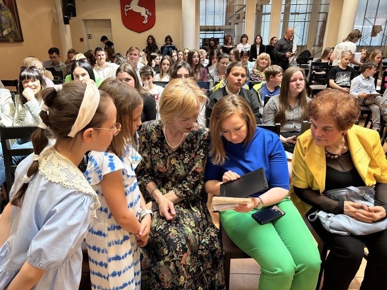 Uzależnieniom mówią NIE! Uczniowie przeciwdziałają nałogom