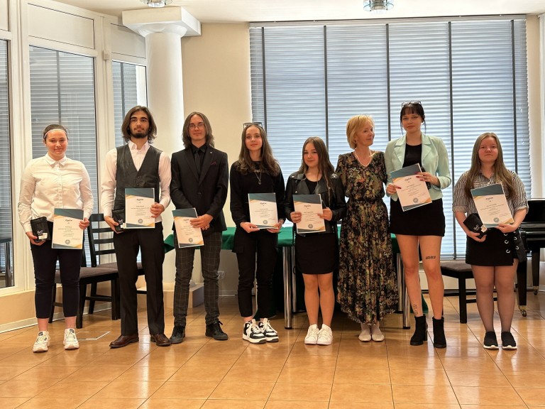 Uzależnieniom mówią NIE! Uczniowie przeciwdziałają nałogom