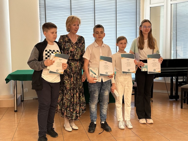 Uzależnieniom mówią NIE! Uczniowie przeciwdziałają nałogom