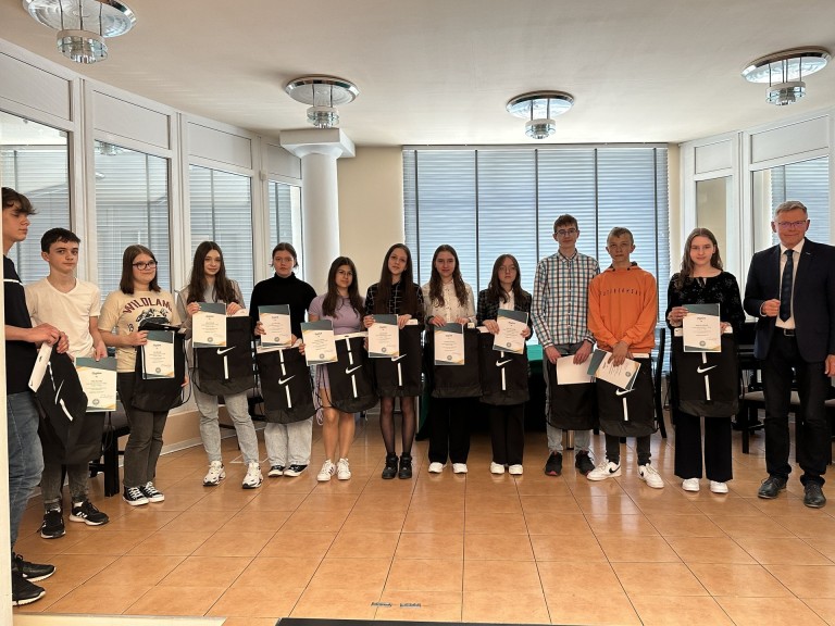 Uzależnieniom mówią NIE! Uczniowie przeciwdziałają nałogom