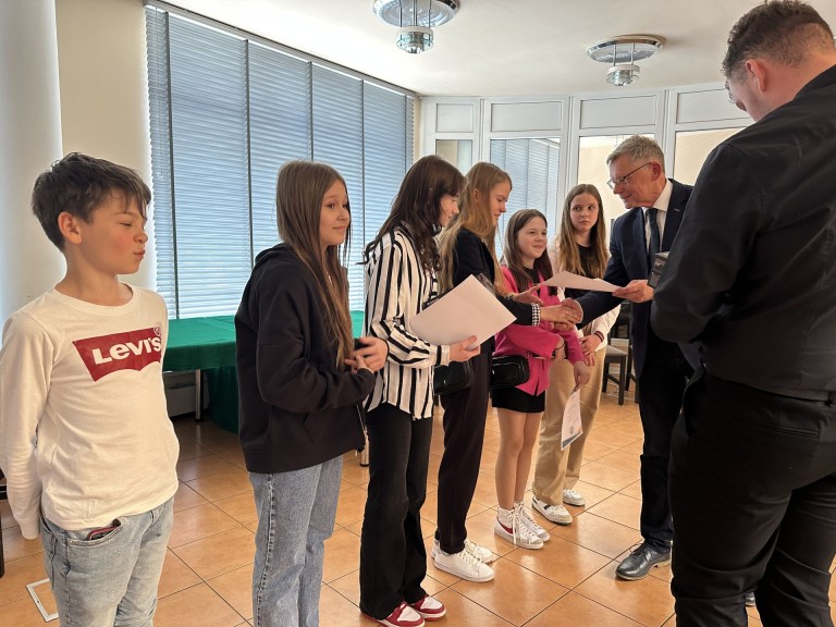 Uzależnieniom mówią NIE! Uczniowie przeciwdziałają nałogom