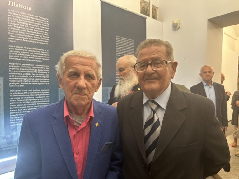 Zebrać, opracować i przekazać potomności. Łączy ich pasja!