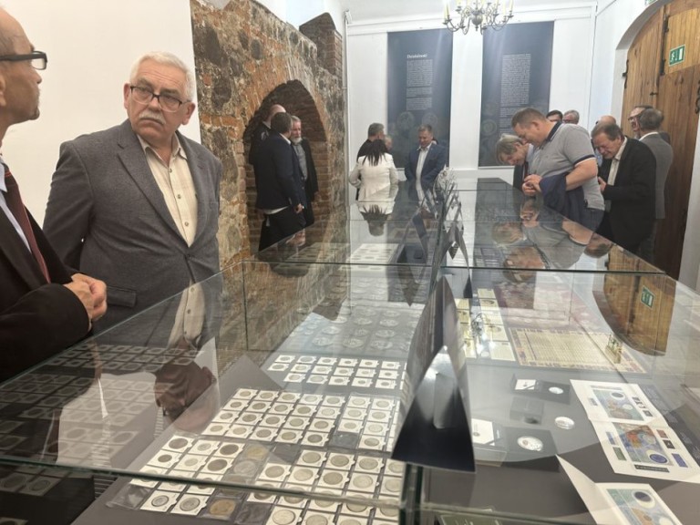 Zebrać, opracować i przekazać potomności. Łączy ich pasja!