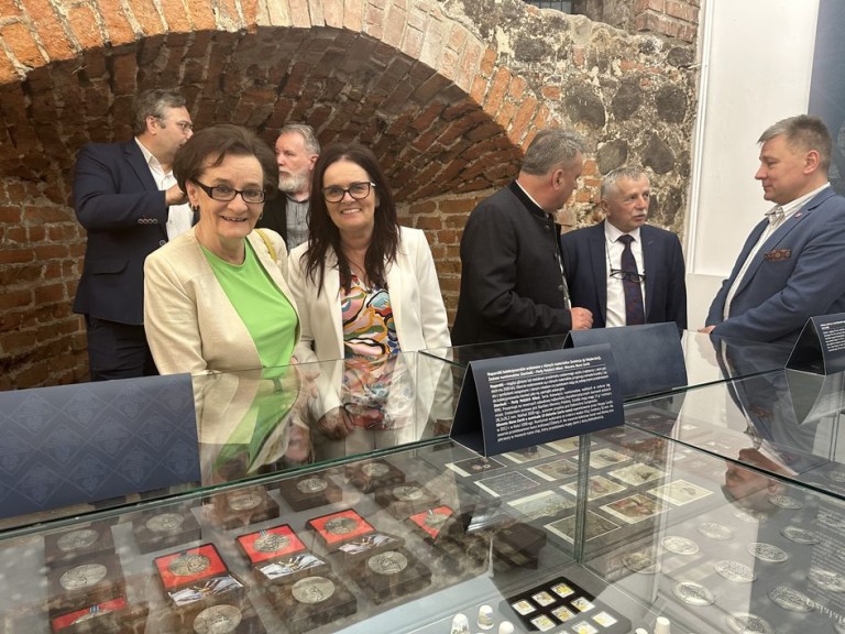 Zebrać, opracować i przekazać potomności. Łączy ich pasja!