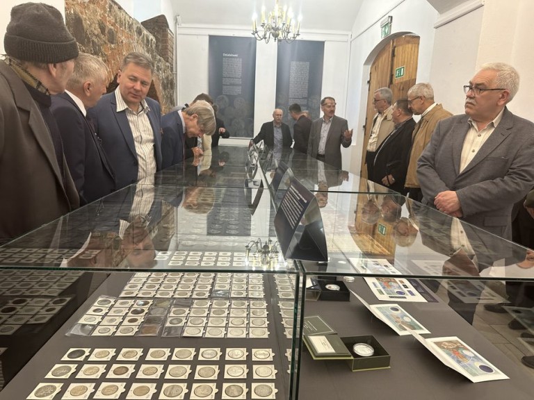 Zebrać, opracować i przekazać potomności. Łączy ich pasja!