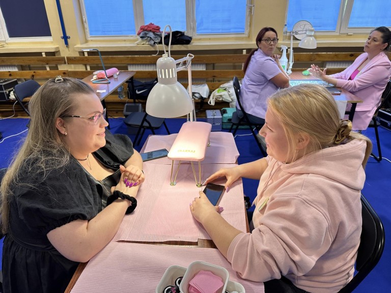 Wiosenne inspiracje. Najnowsze trendy w stylizacji paznokci